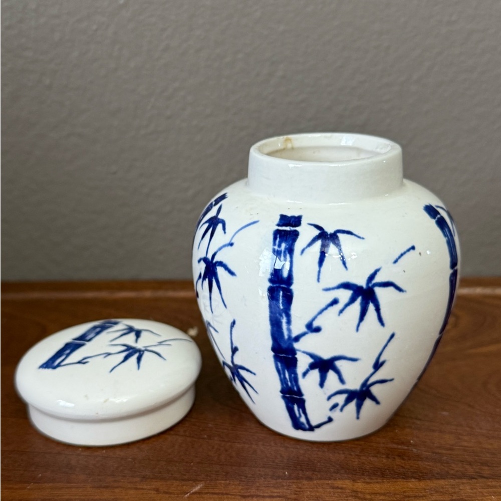 Vintage Ceramic Ginger Jar with Blue Bamboo Motif - Picture 2 of 4